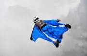 Pierre Wolnik, double champion du monde de freefly, décède dans un accident de wingsuit