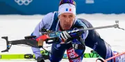Quentin Fillon Maillet décroche l'or en sprint aux JO 2026, égalant Martin Fourcade