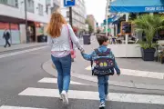 Rapport sur la natalité : 250 euros par enfant et congé parental rémunéré proposés
