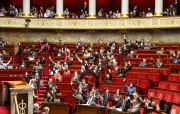 Sanctions financières pour trois députés après des débordements dans l'hémicycle
