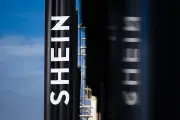 Shein accélère son déploiement en France malgré les controverses