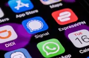 Signal et WhatsApp ciblés par des cyberattaques sophistiquées via faux supports