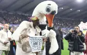 Snoop Dogg et Cyril le cygne : un duo improbable illumine Swansea