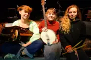 Talbru : un trio féminin fusionne traditions occitanes et musiques modernes à Bergerac