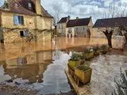 Tempête Nils : 30 départements en alerte orange, 100 000 foyers sans électricité