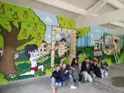 Une fresque géante de 30 m² embellit le parc Charier grâce au conseil municipal des jeunes