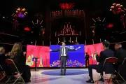 Union sacrée entre Gabriel Attal et Édouard Philippe au Cirque d'Hiver