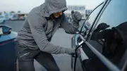 Vols de voitures en France : Renault Clio et Peugeot 208 en tête des modèles les plus ciblés