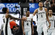 Wembanyama domine, les Spurs enchaînent une 9e victoire face aux Pistons