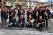 Xirolarru Taldea anime un bal basque unique à Mouguerre avec cornemuses