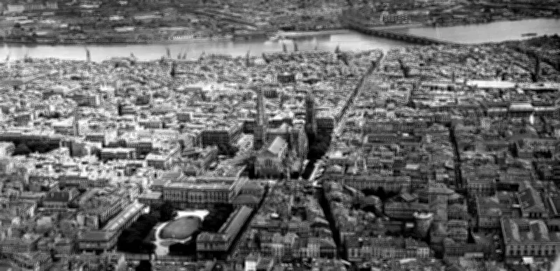 1973 : La cathédrale Saint-André de Bordeaux, un joyau du patrimoine en péril