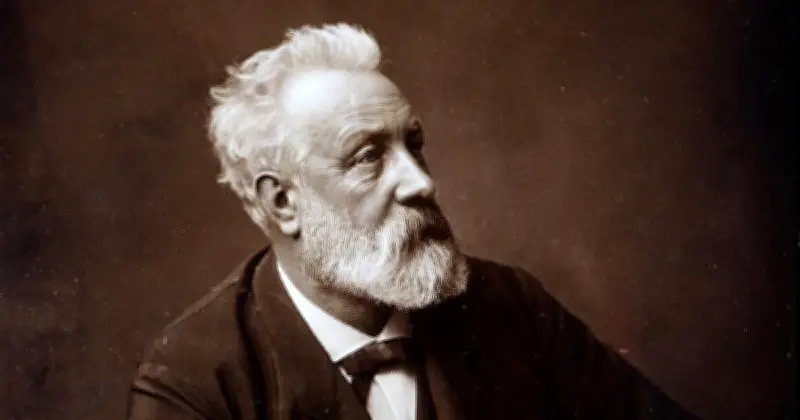 24 Mars : Mort de Jules Verne, Attaques de Trèbes et Anniversaires Célèbres