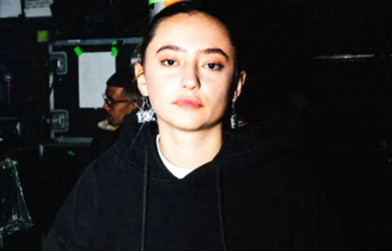 2L, la rappeuse révélée par Nouvelle École, dévoile son EP Aria et sa tournée 2026