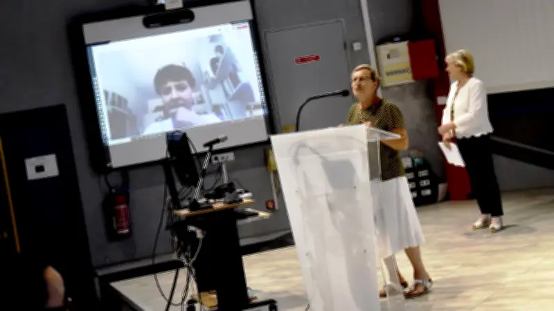 88 étrangers diplômés en français par École Sans Frontières à Alès avec Najat Vallaud-Belkacem