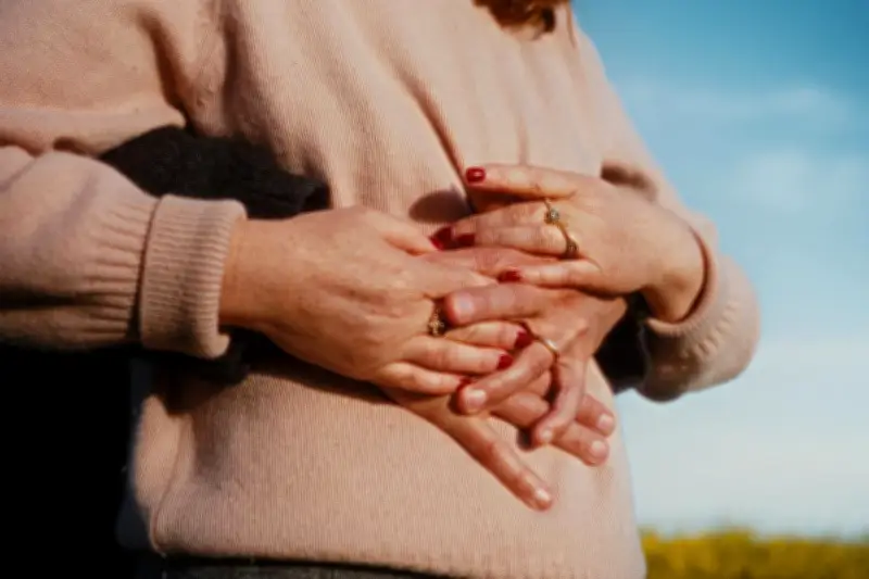 « 9 ans 9 mois » : le combat poignant de Cécile Togni-Purtschet contre l'endométriose pour devenir mère