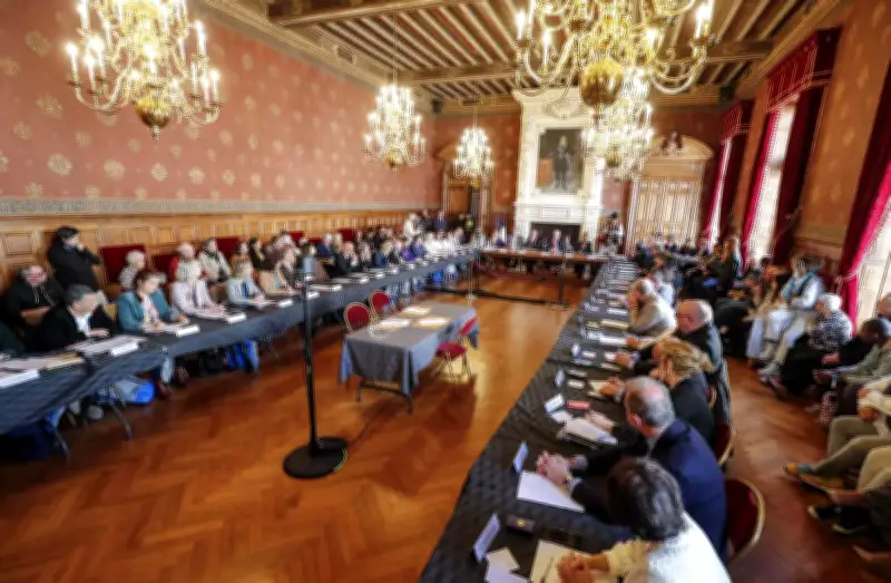 Absence remarquée des perdants aux municipales de La Rochelle lors de l'installation du conseil