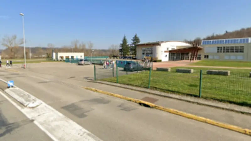Accident grave devant un lycée en Isère : cinq lycéens blessés, deux en urgence absolue