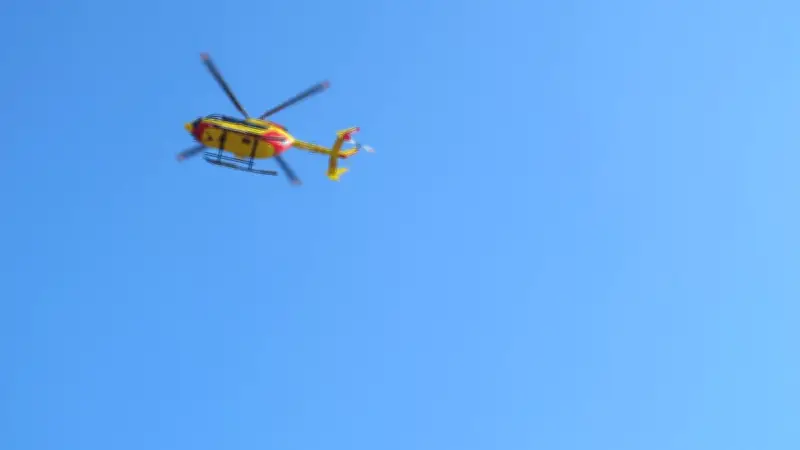 Accident grave à Marseillan : un motard de 70 ans héliporté en urgence absolue