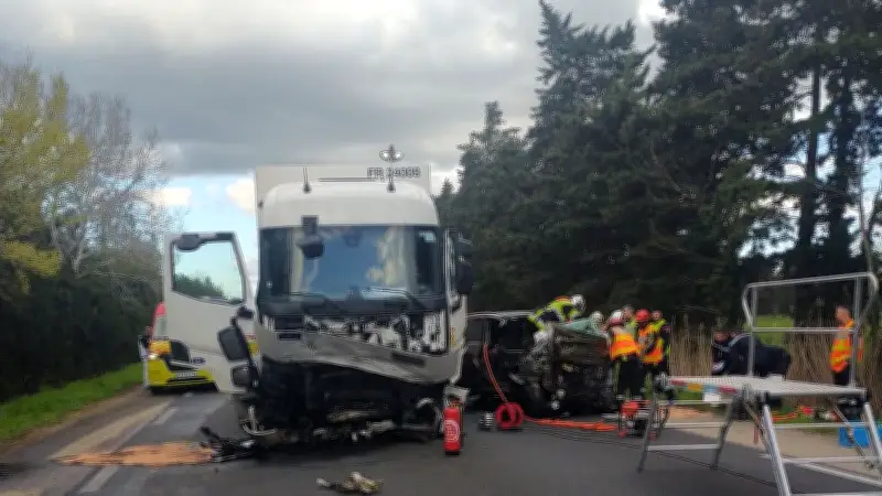 Accident mortel à Fourques : un quinquagénaire décède dans une collision avec un poids lourd