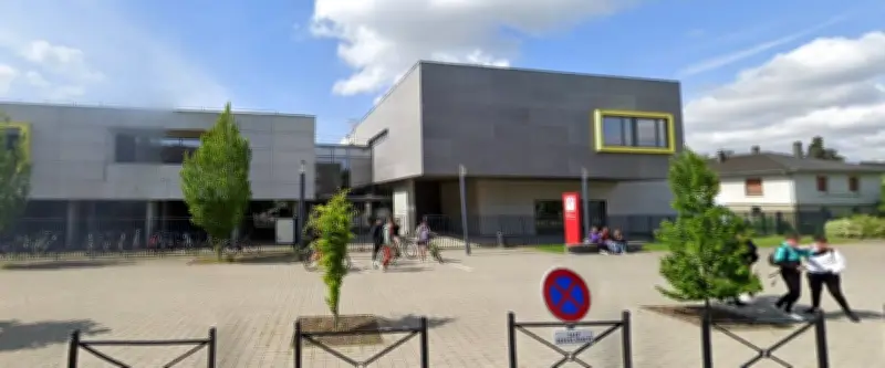 Adolescent de 14 ans poignarde une enseignante en classe : profil inquiétant et réactions