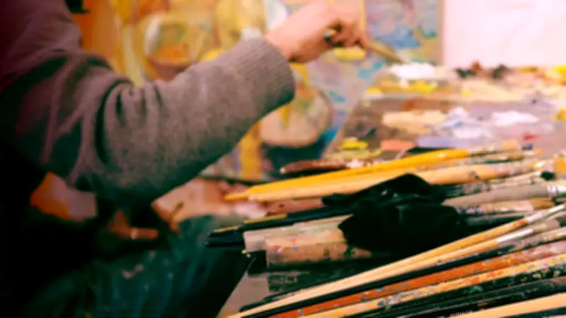 Adrien Ladmiral : une exposition entre mémoire et création à Pézenas