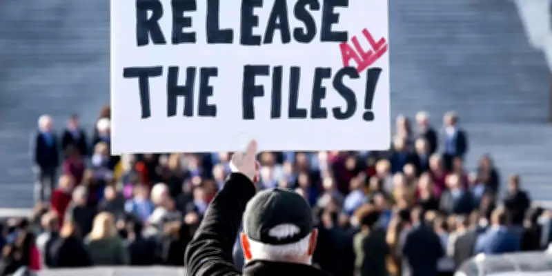 Affaire Epstein : Des victimes poursuivent le gouvernement américain et Google