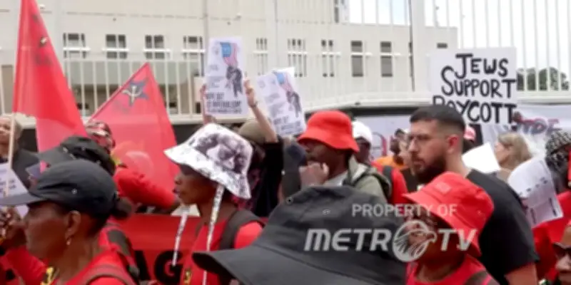 Afrique du Sud : des milliers manifestent pour la souveraineté face aux pressions américaines