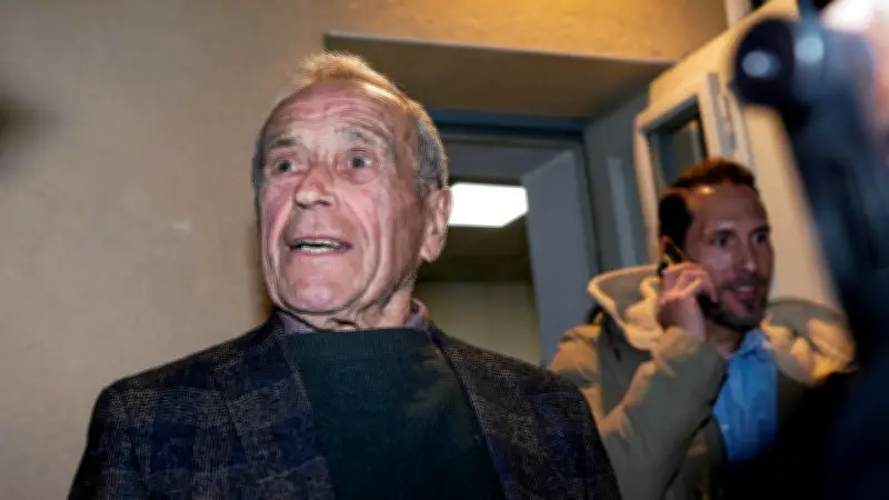 Alain Clary, ancien maire communiste de Nîmes, célèbre le retour de la gauche au pouvoir