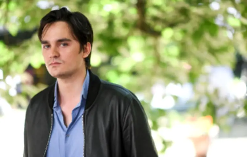 Alain-Fabien Delon accuse son frère Anthony d'avoir fait tuer son chien Obba