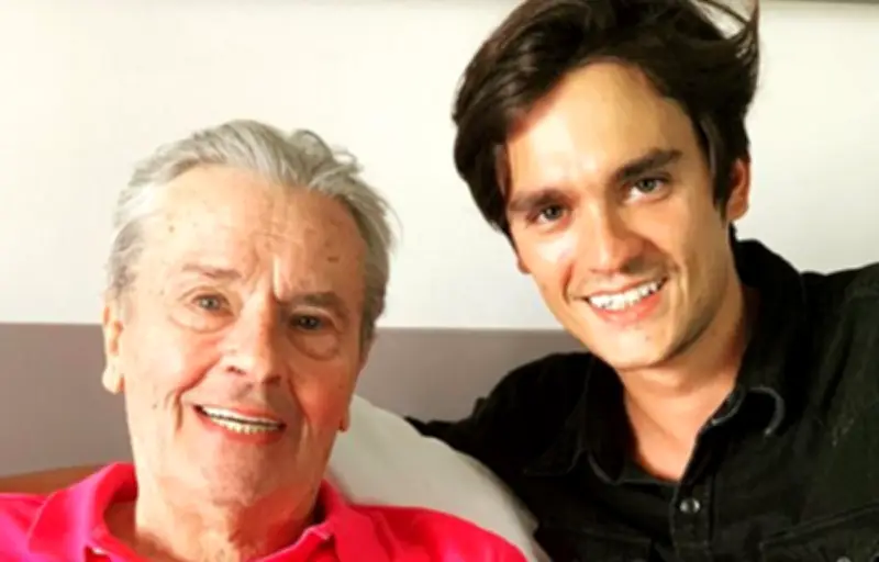 Alain-Fabien Delon justifie l'enregistrement d'une conversation privée pour protéger son père