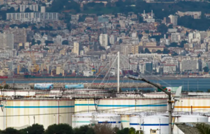 Algérie : le Ramadan et la guerre lointaine, l'immunité pétrolière face aux crises