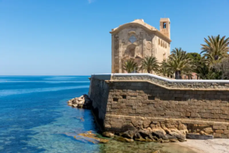 Alicante : Terre Méditerranéenne aux Racines Millénaires et Accueil Chaleureux