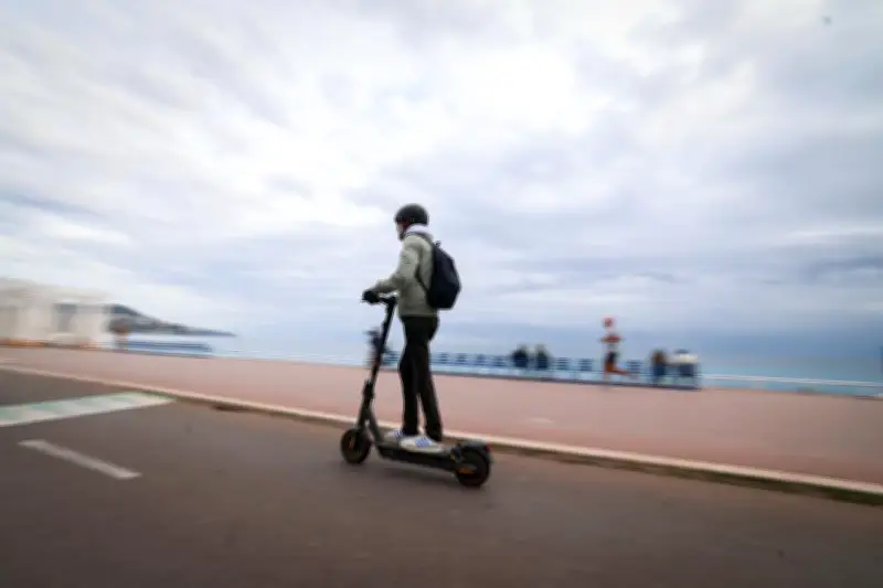 Alpes-Maritimes : Casque et gilet fluo obligatoires pour trottinettes électriques dès jeudi