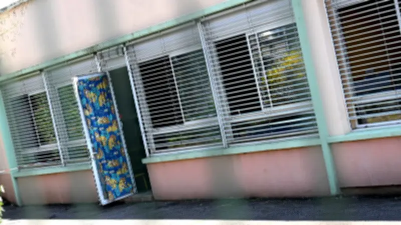 Alès : des bouteilles inflammables découvertes près d'une école incendiée, la piste criminelle privilégiée