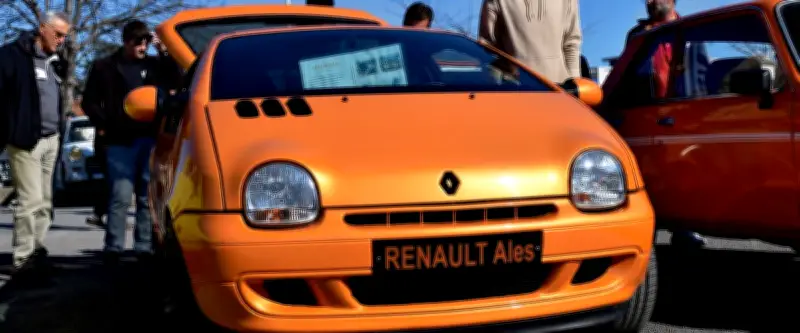 Alès : la passion des vieilles voitures rassemble les générations sur le champ de foire