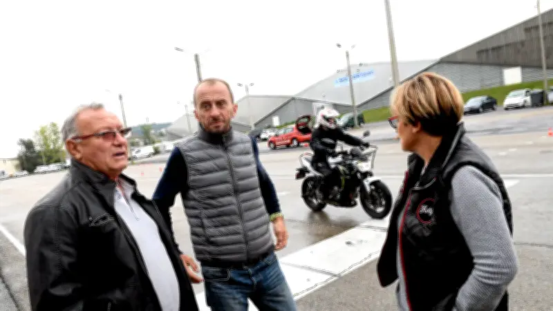 Alès : les auto-écoles portent plainte face au blocage des examens de permis moto et poids lourds
