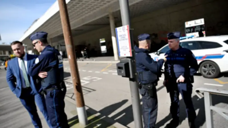 Alès : une borne d'urgence inaugurée à la gare routière pour renforcer la sécurité