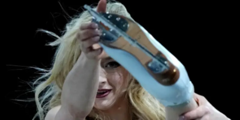 Amber Glenn, la patineuse américaine qui brise les tabous sur la glace à Prague