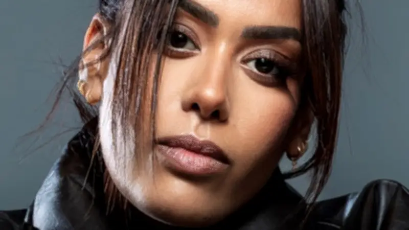 Amel Bent : « La scène reste le nectar du rêve » avant son concert à Montpellier