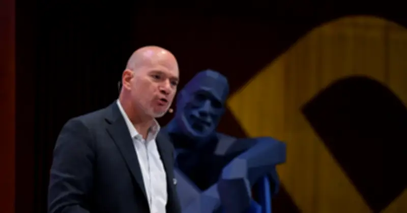 Andrew McAfee défend l'IA face aux critiques sur l'emploi et l'environnement