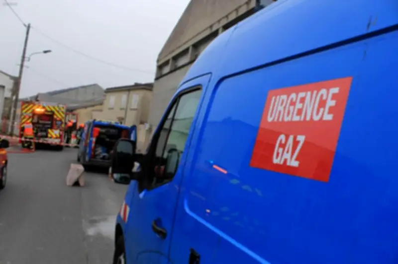 Anglet : une fuite de gaz après l'arrachement d'une canalisation par une pelle mécanique