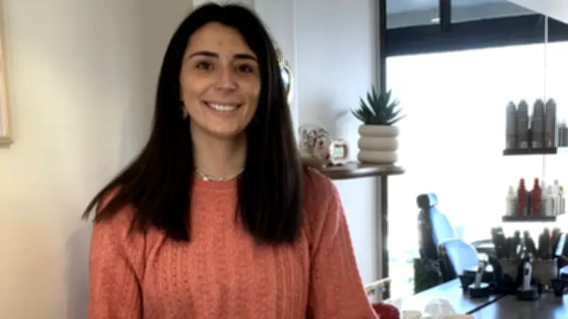 Anna reprend le salon AD Coiffure à Colombiers, rebaptisé L’atelier des reflets