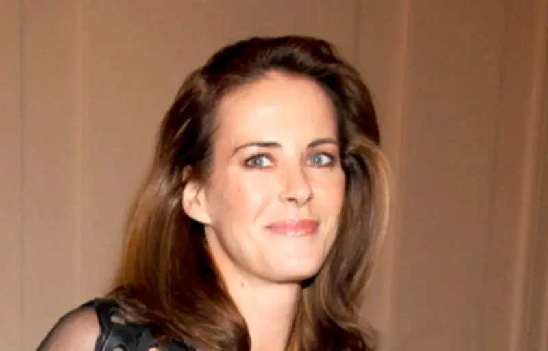 Annabel Schofield, star de Dallas et ex-mannequin, décède à 62 ans