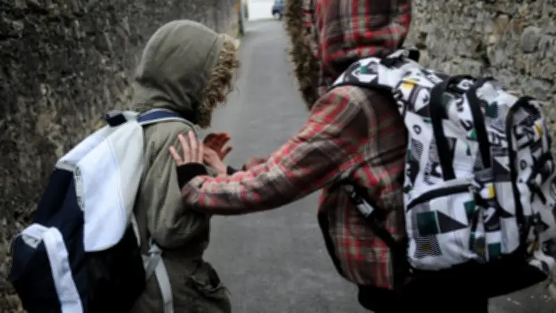 #Anti2010 : le harcèlement des élèves nés en 2010 inquiète parents et autorités