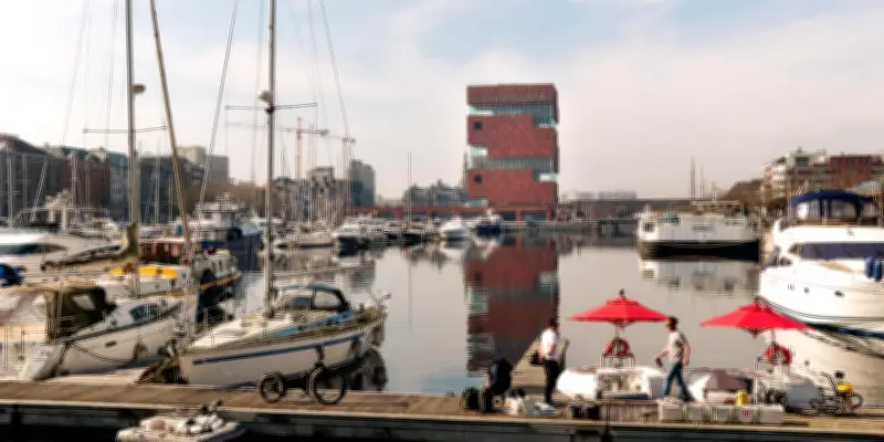 À Anvers, un hôtel cosy devient le point de départ d'une déambulation culturelle et artistique