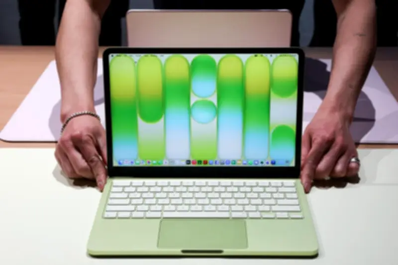 Apple lance le MacBook Neo, son ordinateur portable le plus abordable sous les 700 euros