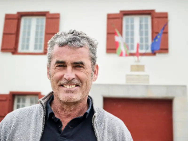 Arbonne tourne la page : Guillaume Fourquet, nouveau maire, prône l'apaisement après des années de divisions