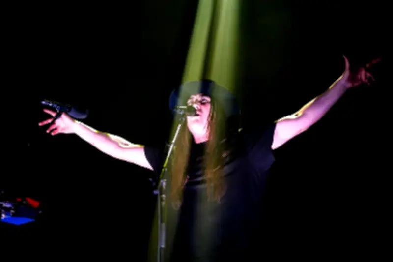 Archive à Cannes : le groupe anglais complète la programmation estivale du Palais des festivals