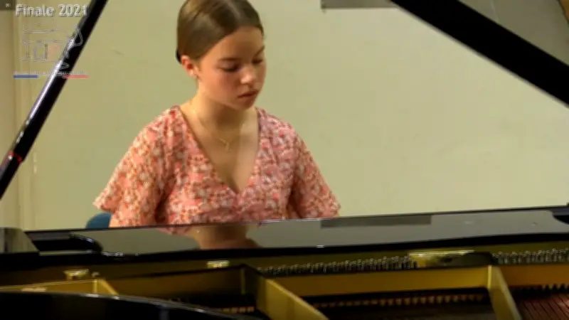 Ariane Nayral, 12 ans, remporte le premier prix de piano à Paris
