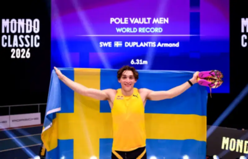 Armand Duplantis bat son 15e record du monde à la perche à Uppsala
